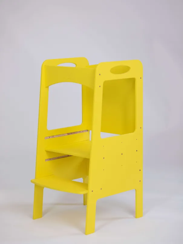 Torre Montessori Ajustable Amarillo con Pizarra - Torre de Aprendizaje de Madera para Niños e Independencia | Yoko Tower