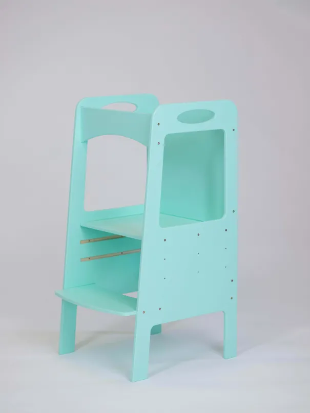 Höhenverstellbarer Montessori-Lernturm in Mint mit Tafel - Holzturm für Lernen und Unabhängigkeit | Yoko Tower