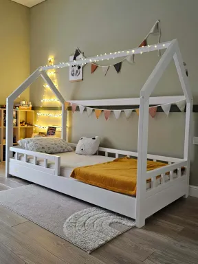 Montessori Toddler House Bed in white color 90x200 photo - buy in the «YokoTower» online store