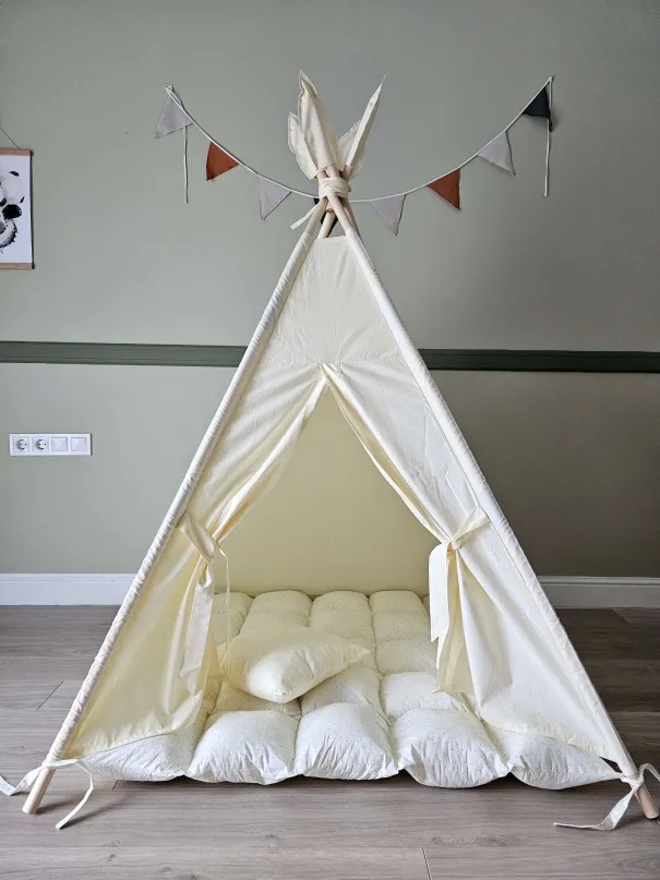 Tenda Wigwam per bambini in cotone Vaniglia con tappeto e cuscino | YokoTower