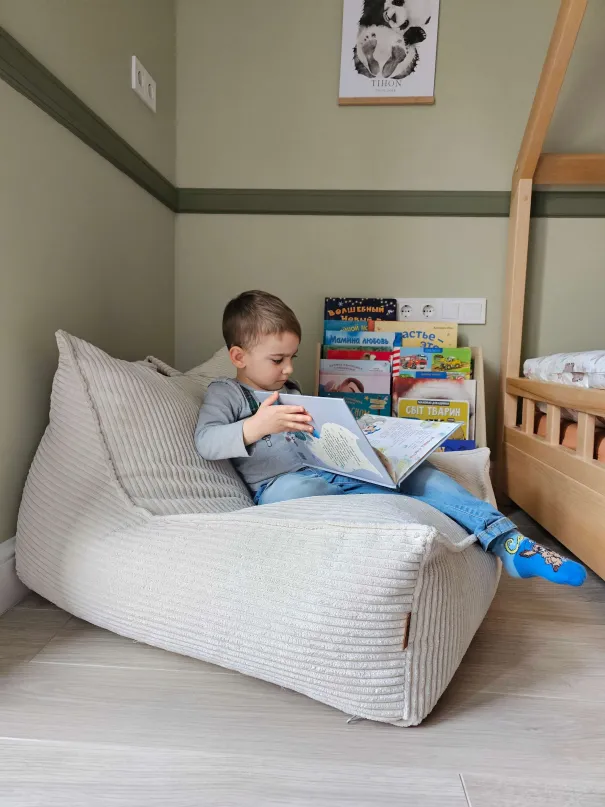 Sitzsack für Kinder in Beige - Ergonomischer und Weicher Beanbag Pouf | Online kaufen bei Yoko Tower