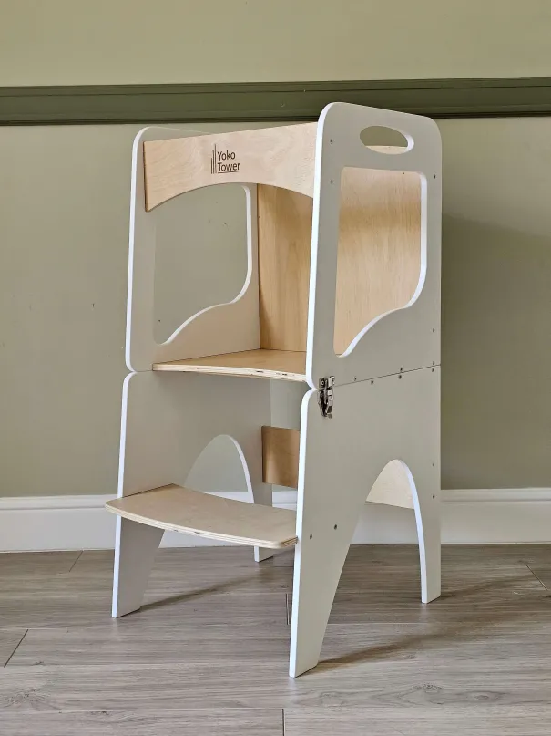 Torre de Aprendizaje Montessori Transformable “CURVE“ Blanco/Lacado con pizarra - mesa y silla para niños | Yoko Tower