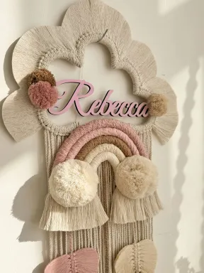 Personalized macramé birth announcement with name, handmade from natural cotton and wooden base.
