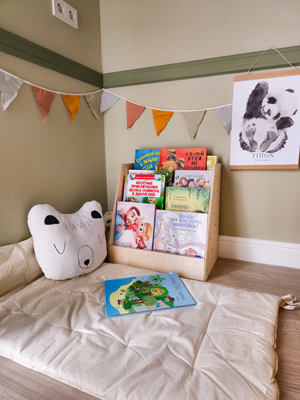 Montessori bookshelf