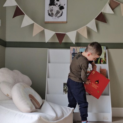 Die Bedeutung des Montessori-Bücherregals im Kinderzimmer