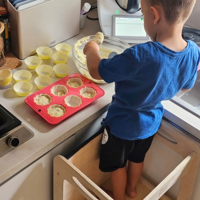 Cucinare Insieme: Scopri i Vantaggi di Coinvolgere i Bambini nella Preparazione dei Pasti con YokoTower